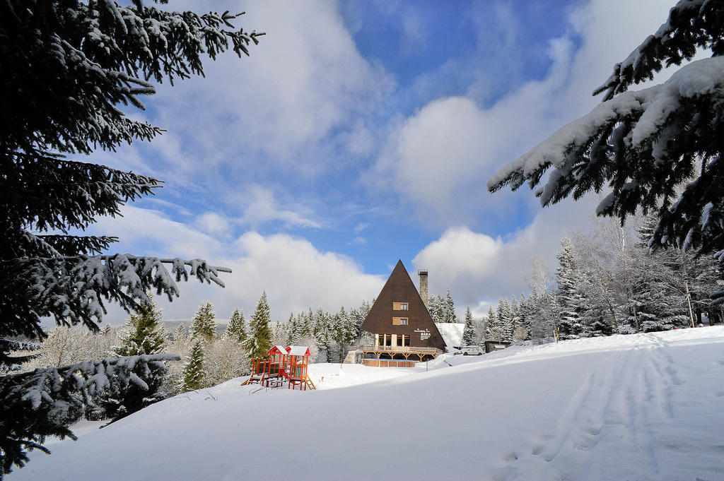 Relax Hotel Bara Бенецко Экстерьер фото